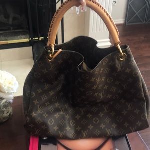 No longer sold, Monigram Louis Vuitton bag